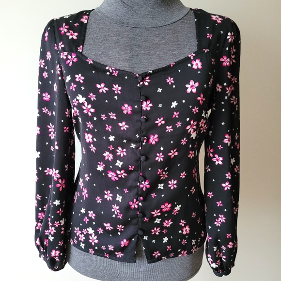 Cupcakes and Cashmere Sapphire Long Sleeve Floral Print Button Front Blo… - Picture 3 of 15